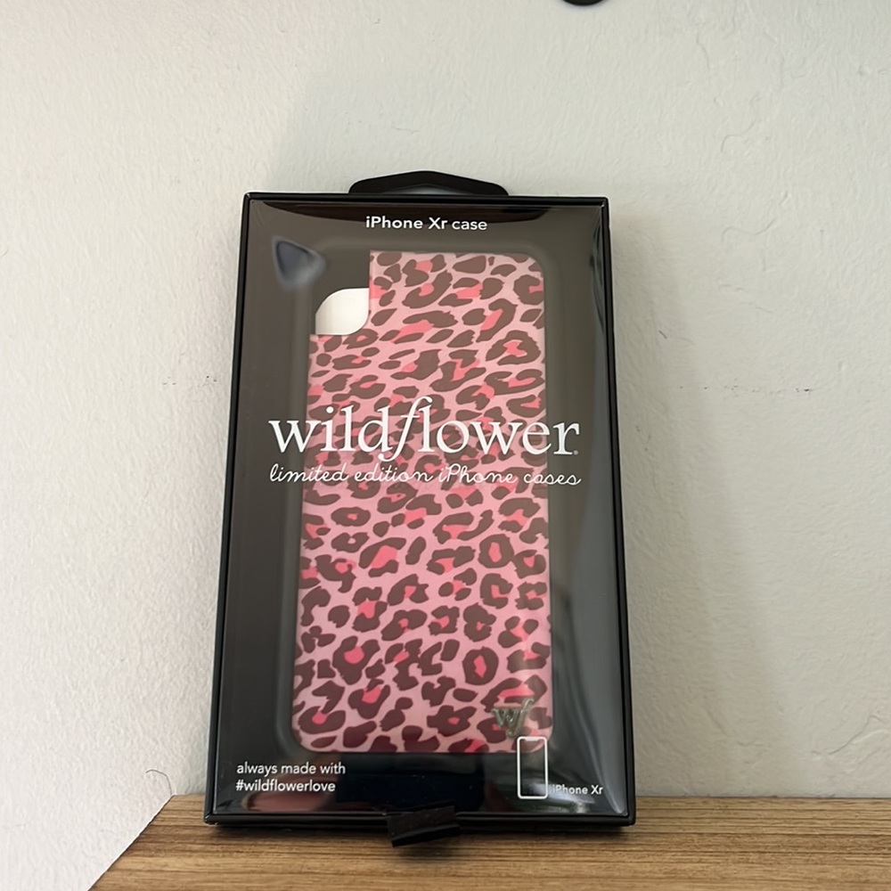 Wildflower Pink leopard print iPhone XR case